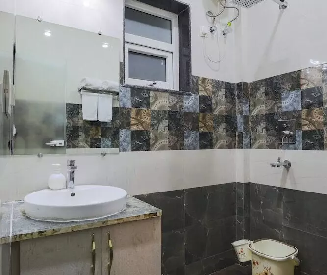 Hotel Aaria Residency
