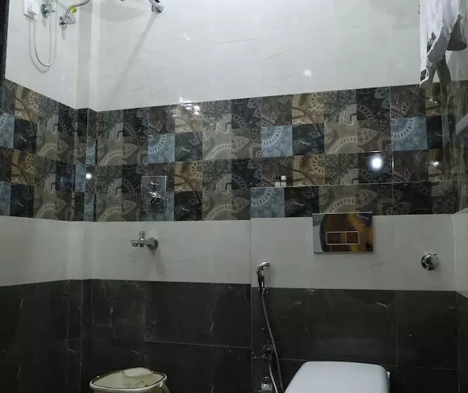 Hotel Aaria Residency