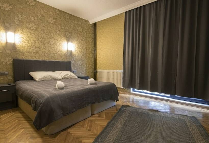 هتل Ares Business Suit