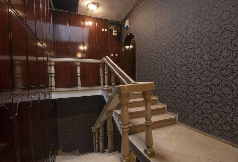 هتل Ares Business Suit