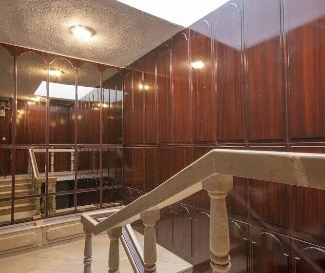 هتل Ares Business Suit