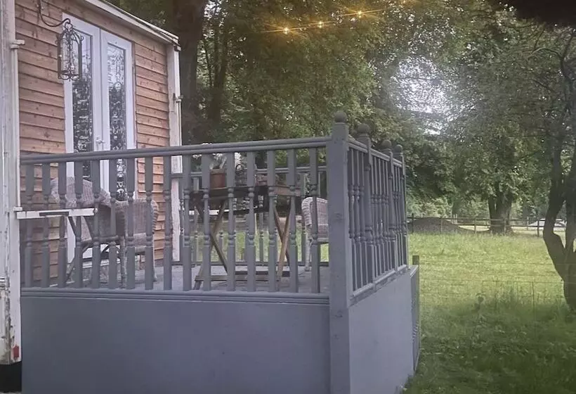 Hotelli Dobbin The Horse Box In The Lake District