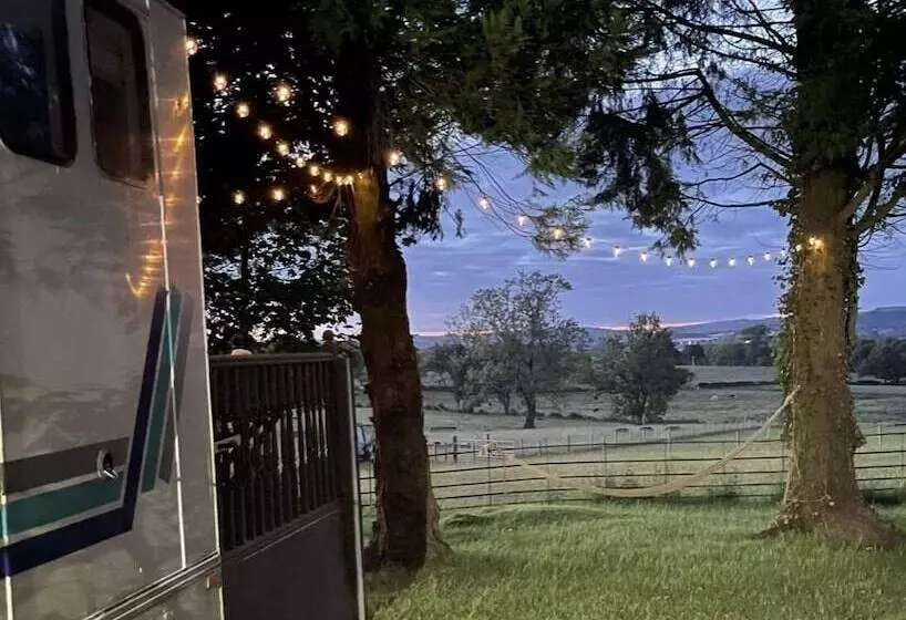 Hotelli Dobbin The Horse Box In The Lake District