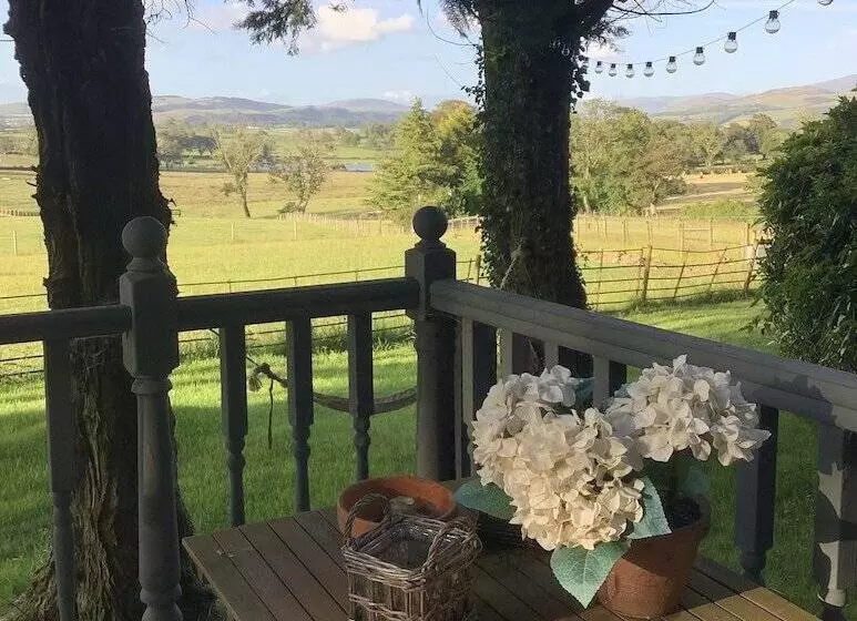 Hotelli Dobbin The Horse Box In The Lake District