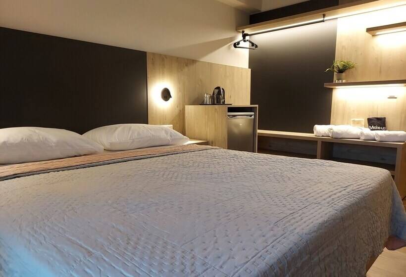 Hotel Euphoria Staying In Pleasure