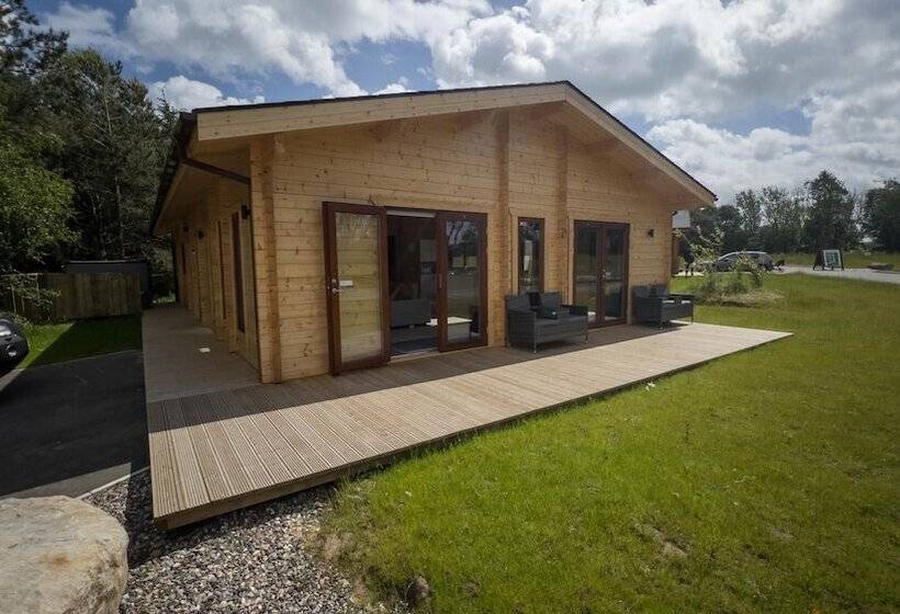 בית מלון כפרי Sundance Lodge