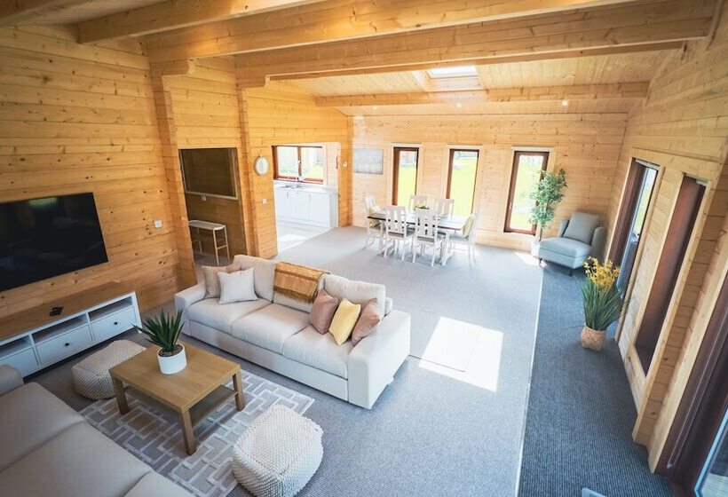 בית מלון כפרי Sundance Lodge