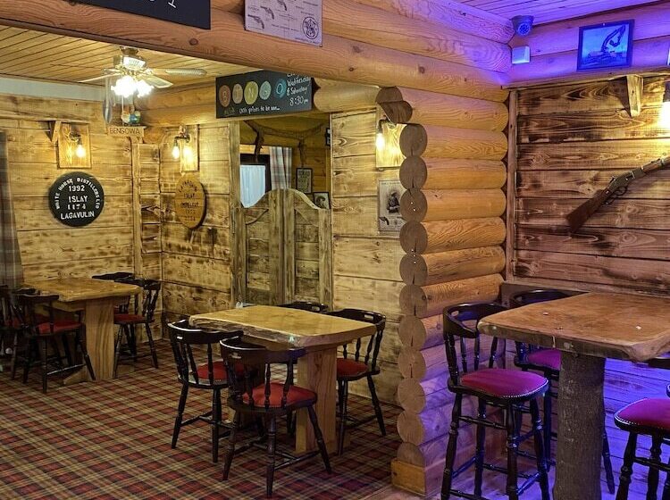 בית מלון כפרי Sundance Lodge