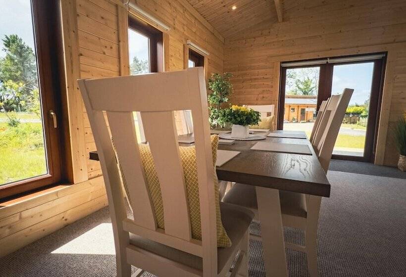 בית מלון כפרי Sundance Lodge