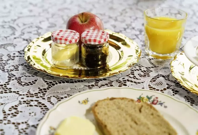 Hotelli Tante Alma S Mülheimer