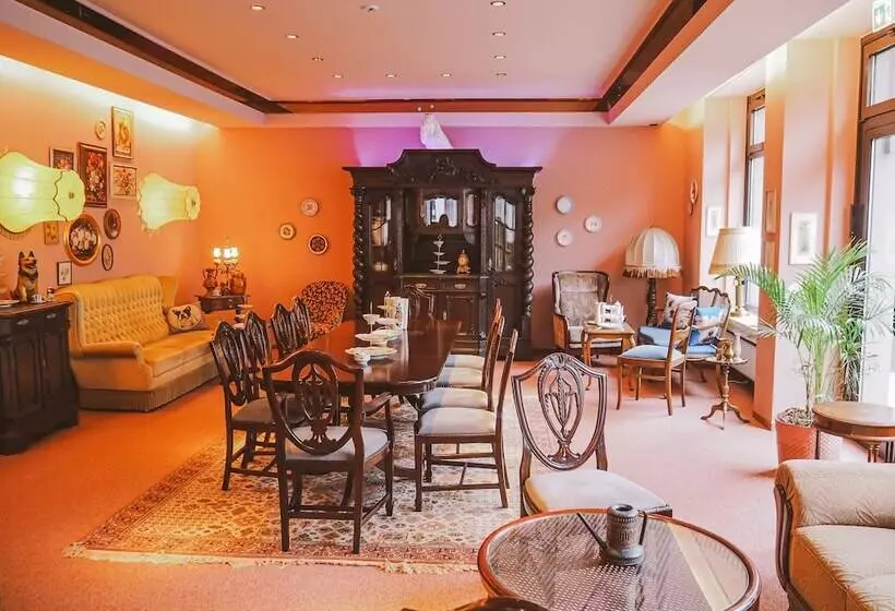 Hotelli Tante Alma S Mülheimer