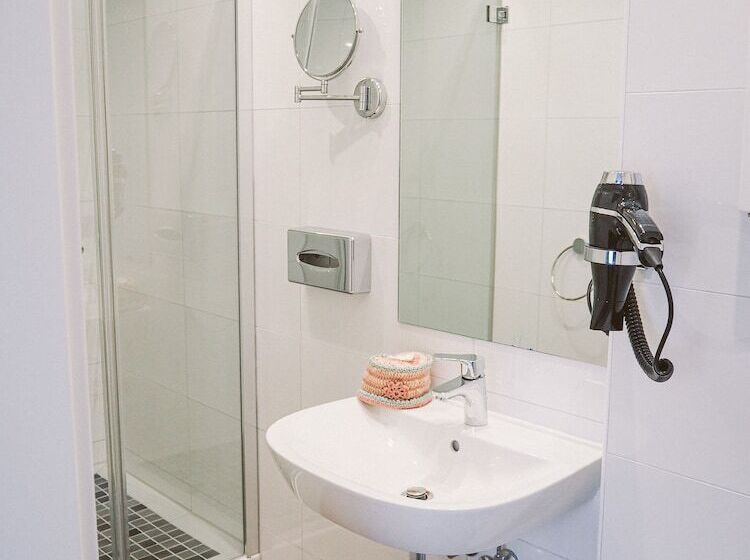 فندق Tante Alma S Mülheimer