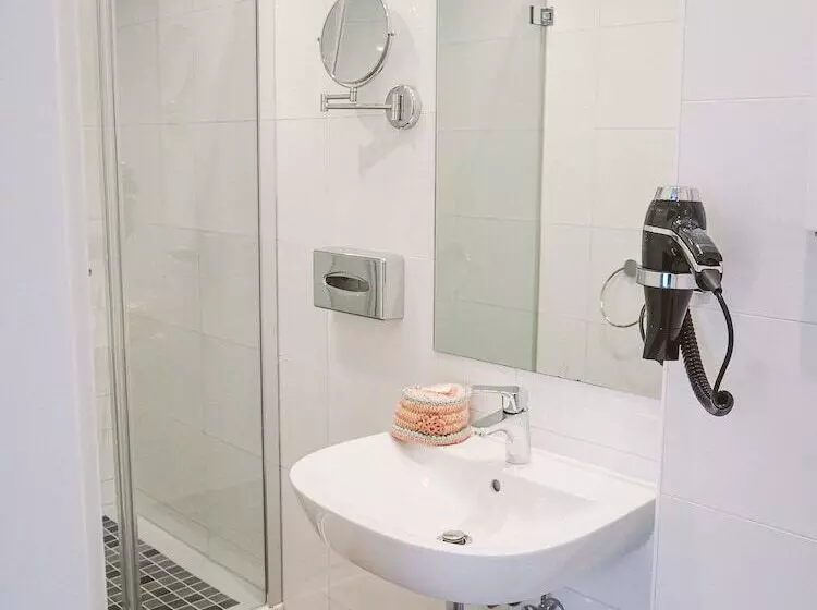 Hotelli Tante Alma S Mülheimer