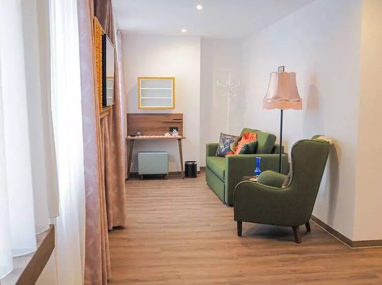 Hotelli Tante Alma S Mülheimer