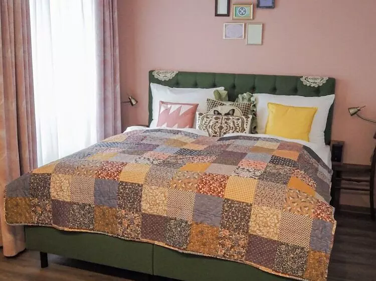 Hotelli Tante Alma S Mülheimer