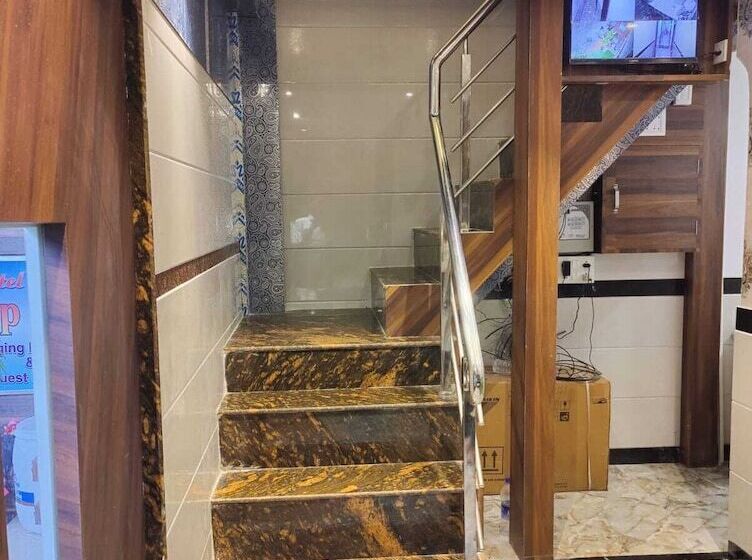 فندق Tip Top Residency