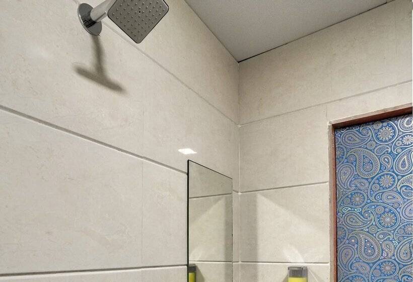 فندق Tip Top Residency