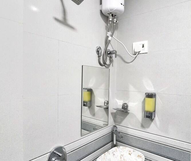 فندق Tip Top Residency