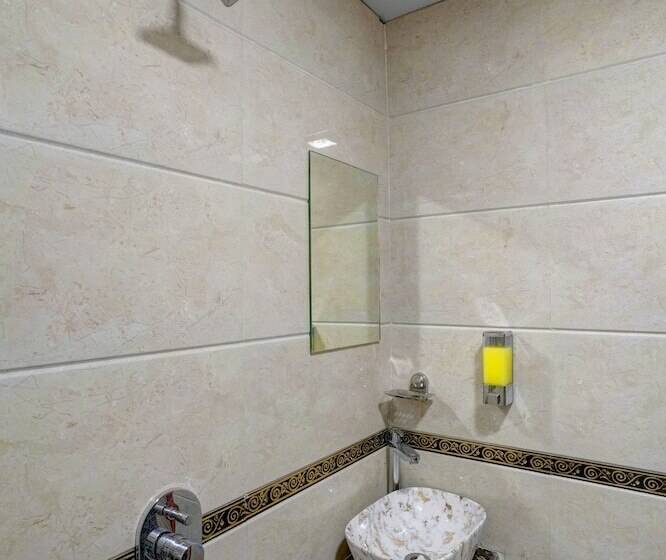 فندق Tip Top Residency