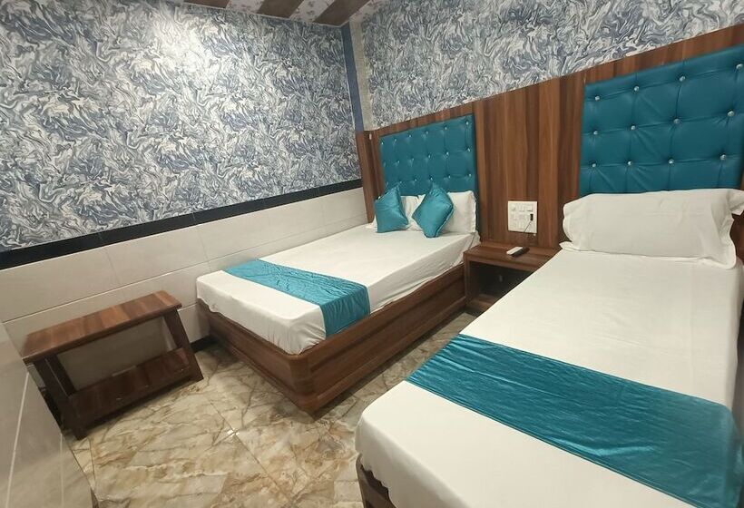 فندق Tip Top Residency