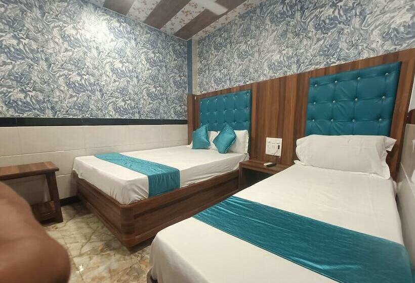 فندق Tip Top Residency