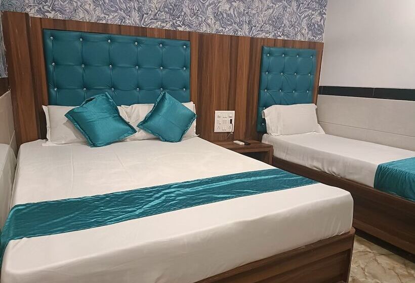 فندق Tip Top Residency