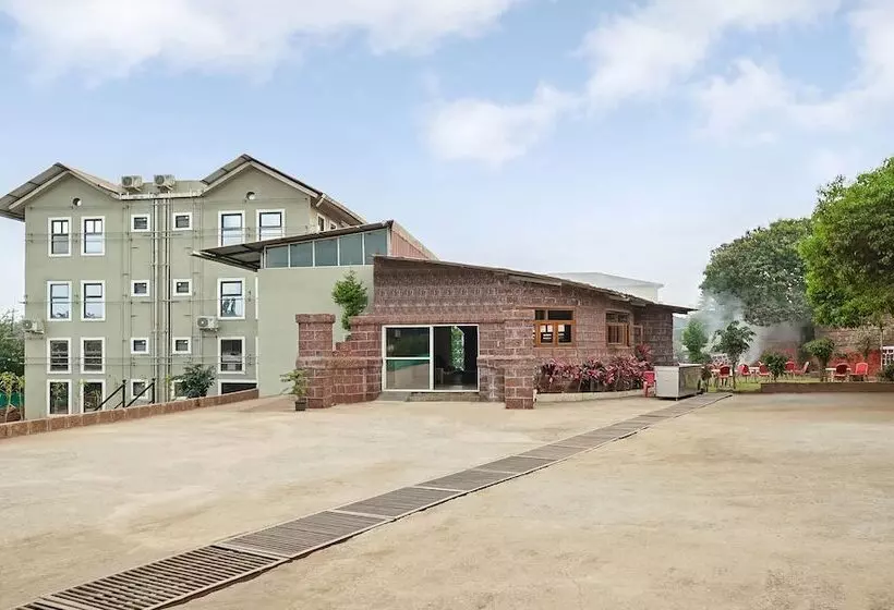 Hotelli Treebo Vhyomaan Resort