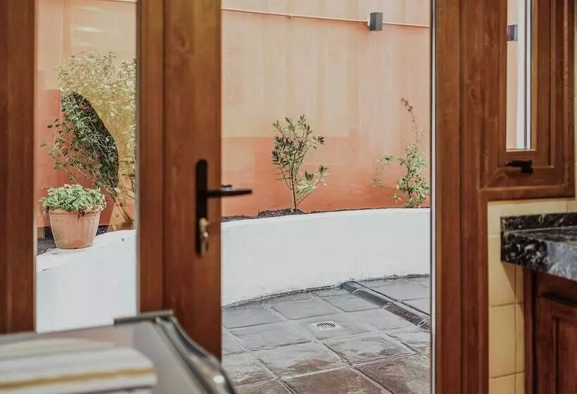 Isla Bonita Suites
