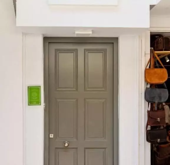 Metropolitan Pearl Boutique