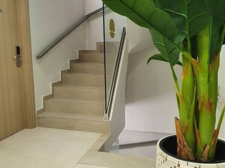 Metropolitan Pearl Boutique