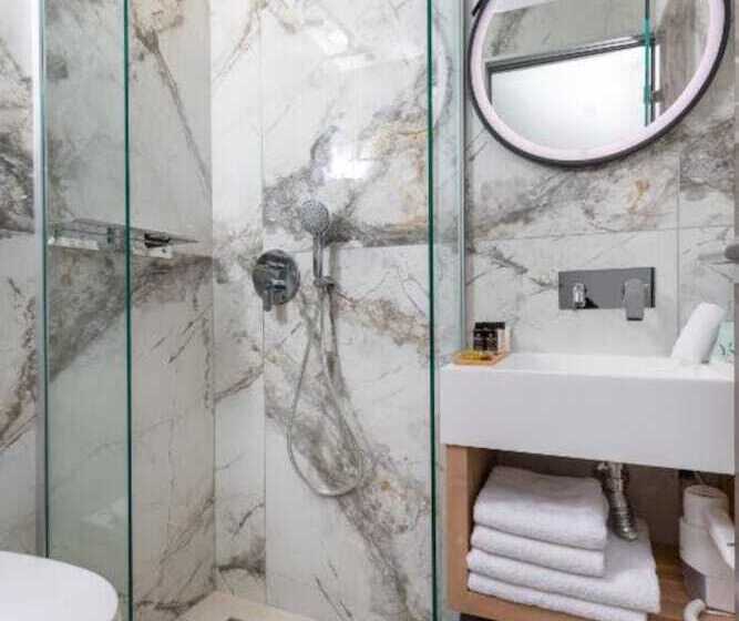 Metropolitan Pearl Boutique