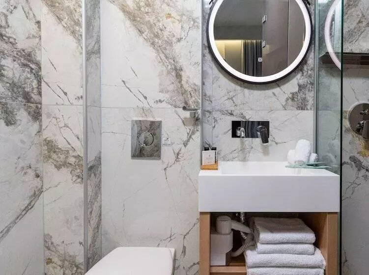 Metropolitan Pearl Boutique