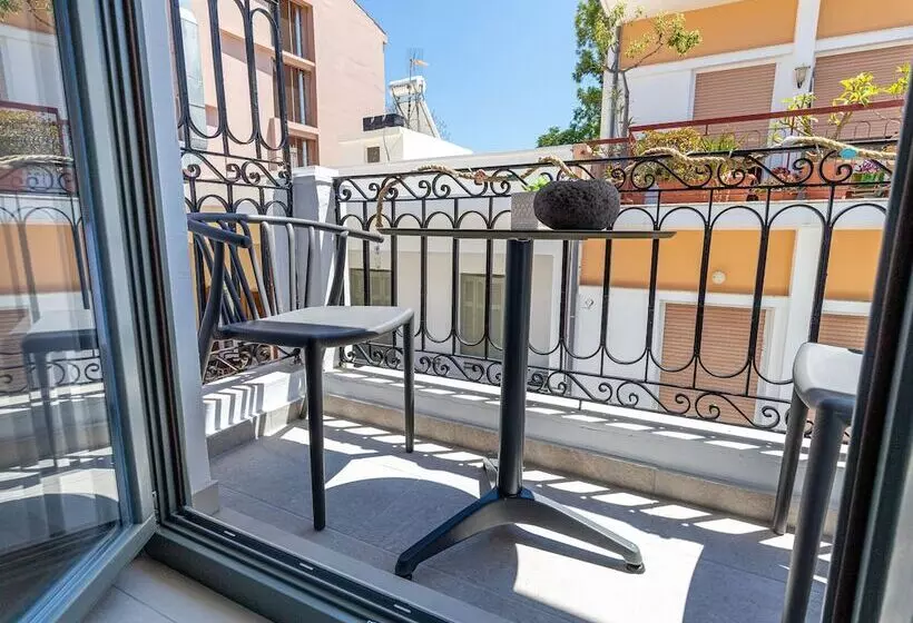 Metropolitan Pearl Boutique