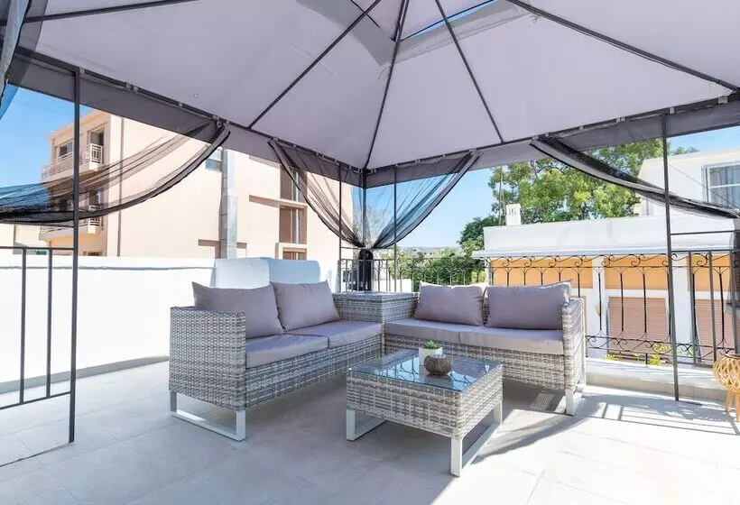 Metropolitan Pearl Boutique