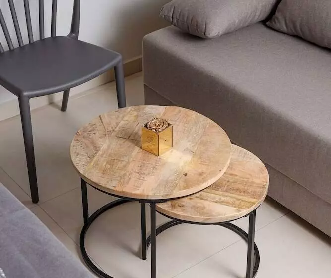 Metropolitan Pearl Boutique