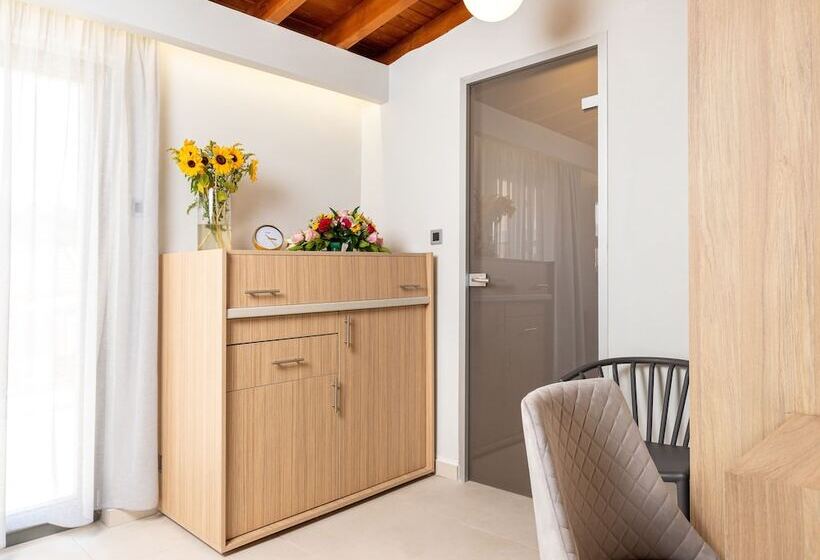 Metropolitan Pearl Boutique