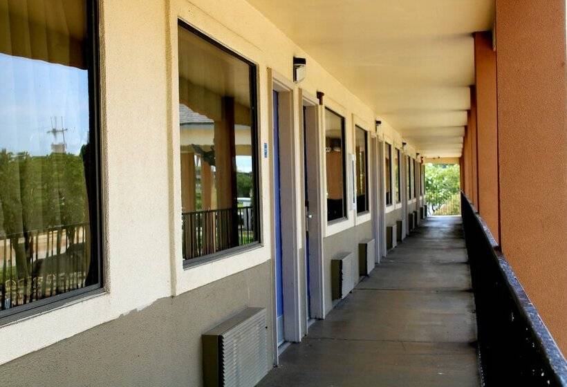 モーテル Deluxe Inn & Suites Morgan City