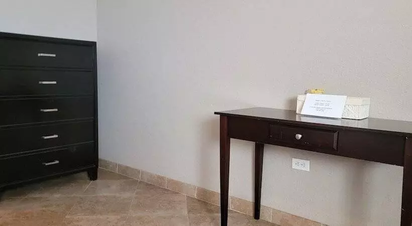 Motelli Five Star Inn