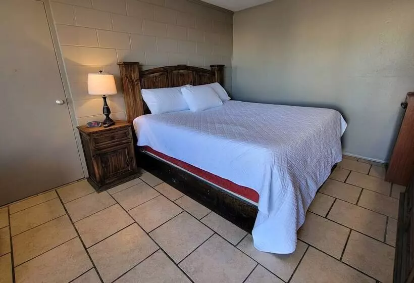 Motelli Five Star Inn