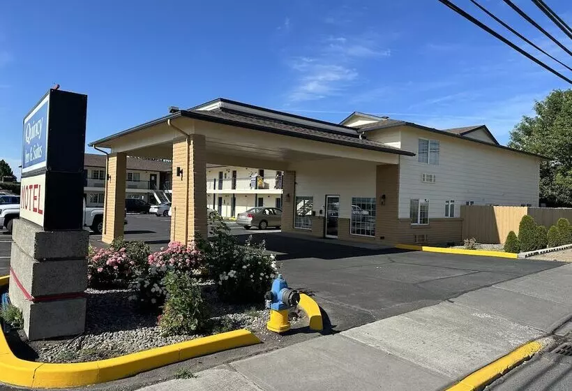 Motelli Quincy Inn And Suites