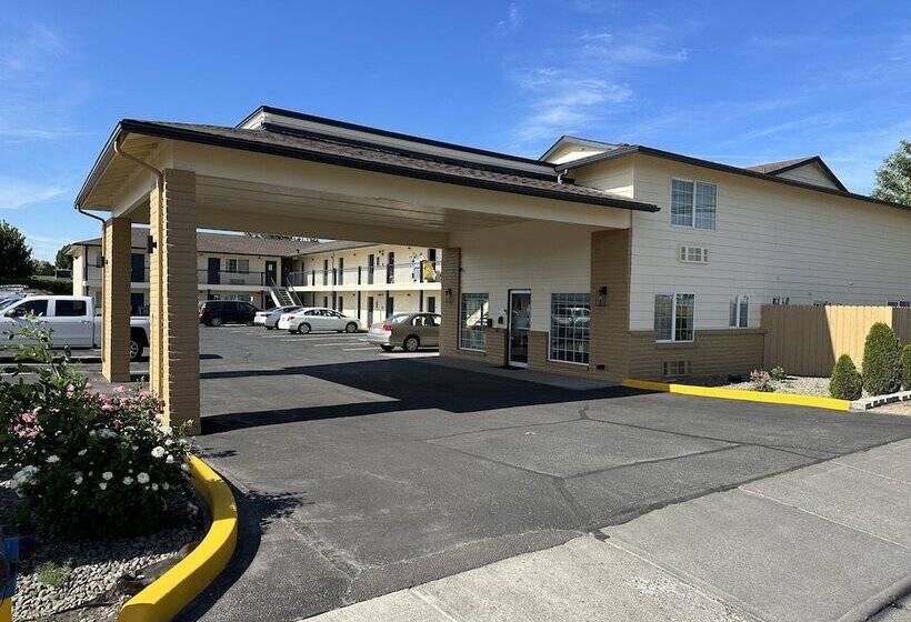 מוטל Quincy Inn And Suites