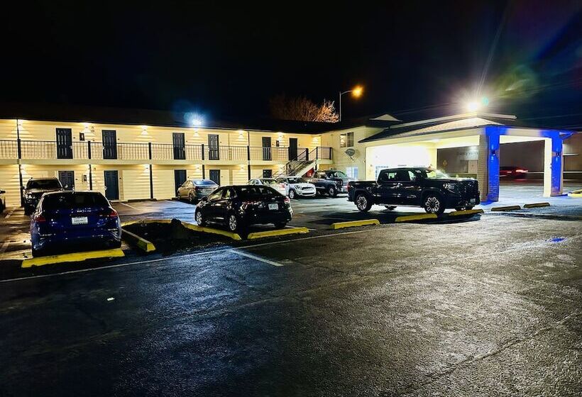 מוטל Quincy Inn And Suites