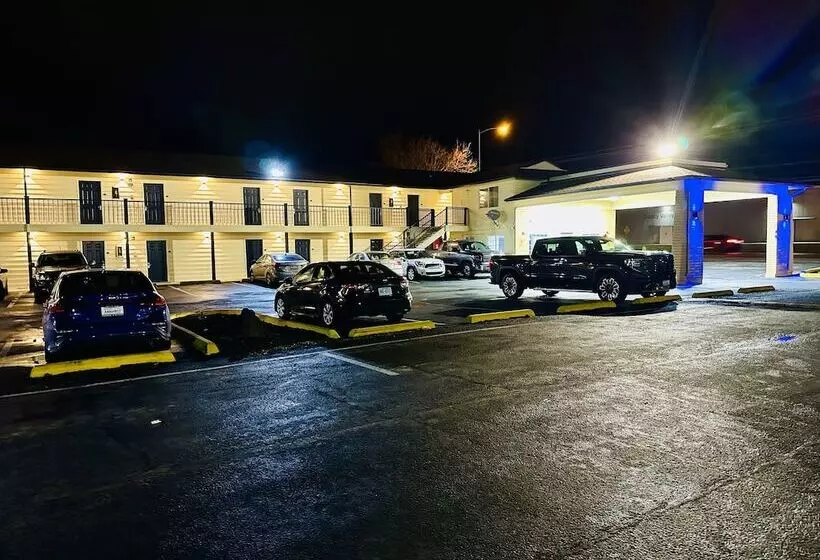 Motelli Quincy Inn And Suites