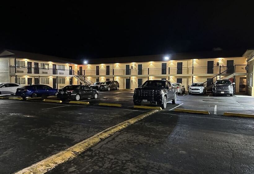 מוטל Quincy Inn And Suites