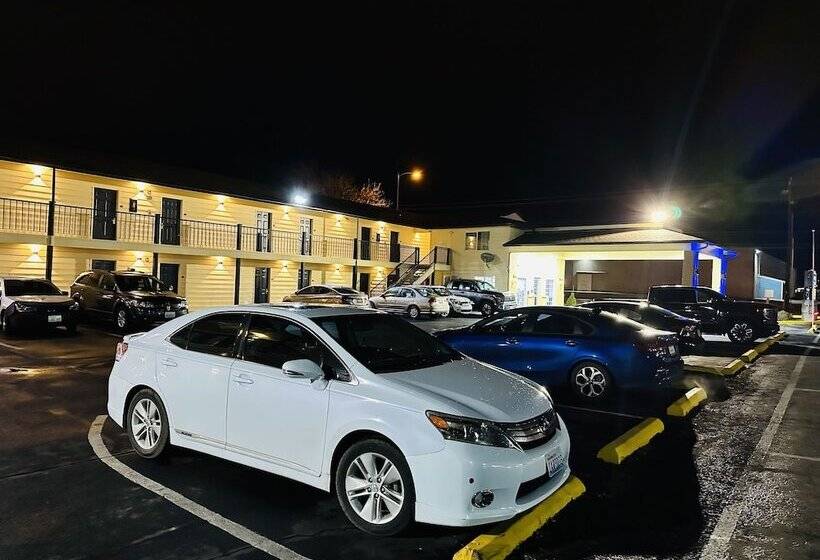 מוטל Quincy Inn And Suites