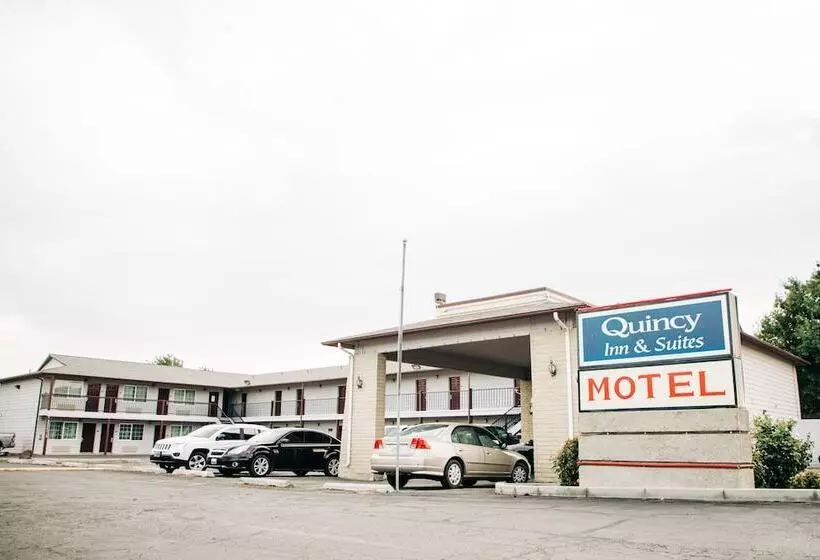 Motelli Quincy Inn And Suites