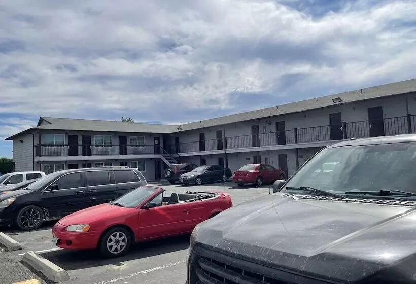 Motelli Quincy Inn And Suites