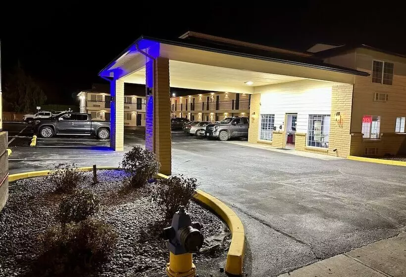 Motelli Quincy Inn And Suites