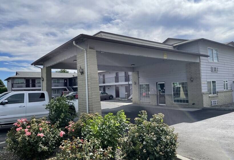 מוטל Quincy Inn And Suites