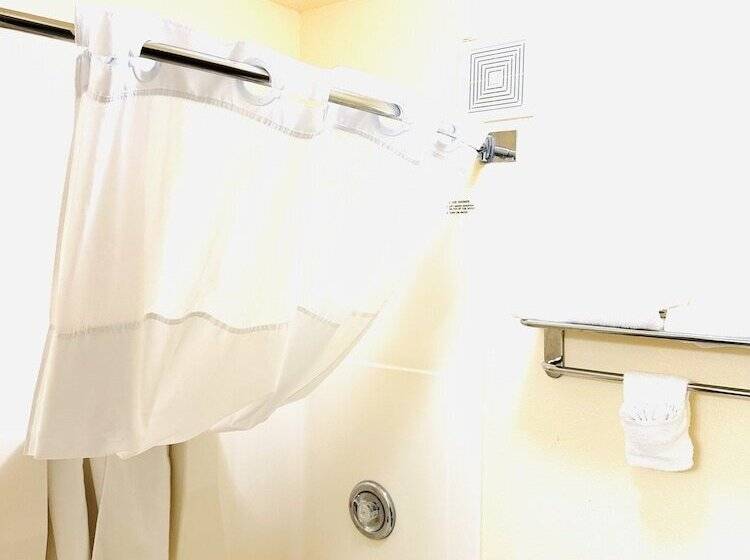 מוטל Quincy Inn And Suites